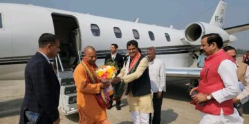 গেরুয়া শিবিরের প্রচারে এলেন যোগী