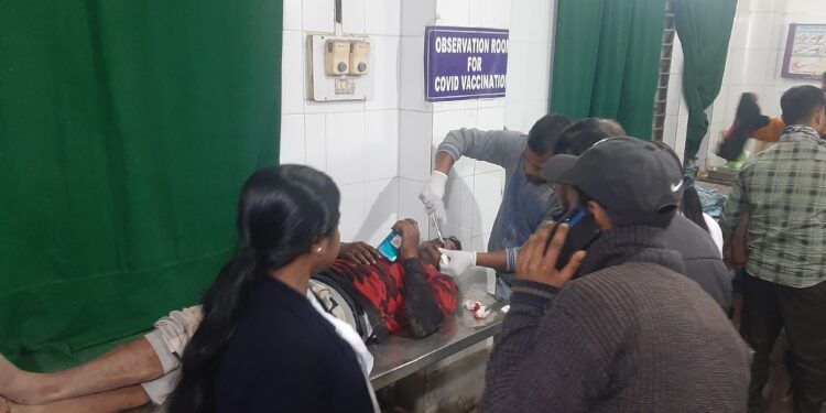 বিশালগড় আমতলা এলাকায় বাইক দুর্ঘটনায় গুরুতর আহত এক।দুর্ঘটনার খবর পেয়ে বিশালগড় অগ্নি নির্বাপক দপ্তরের কর্মীরা আহতকে উদ্ধার করে বিশালগড় মহাকুমা হাসপাতালে নিয়ে আসে।