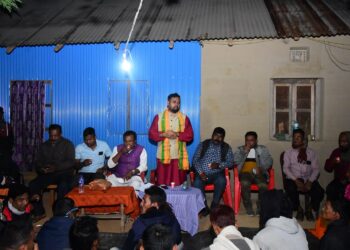 বিশালগড় বিধানসভার ৬০ নং বুথে ১৭ পরিবারের ৪০ জন ভোটার সিপিআইএম এবং কংগ্রেস দল ত্যাগ করে বিজেপিতে যোগদান করে।