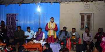 বিশালগড় বিধানসভার ৬০ নং বুথে ১৭ পরিবারের ৪০ জন ভোটার সিপিআইএম এবং কংগ্রেস দল ত্যাগ করে বিজেপিতে যোগদান করে।