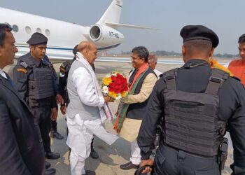 বিজেপির প্রচারে রাজ্যে এলেন কেন্দ্রীয় প্রতিরক্ষা মন্ত্রী