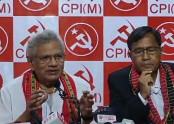 স্বাভাবিক সরকার চাইছে রাজ্যবাসী : সীতারাম ইয়েচুরি