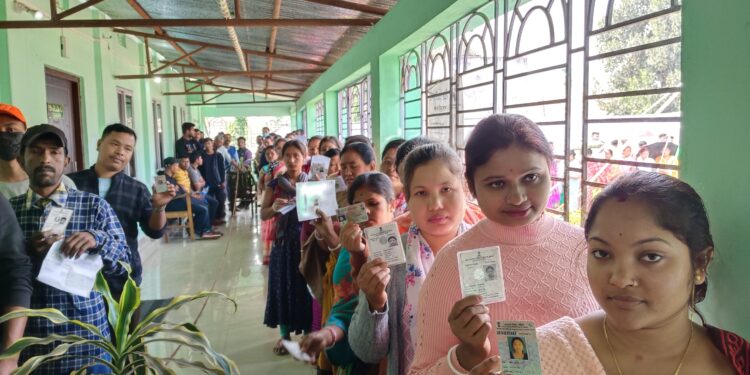 চড়িলাম বিধানসভা কেন্দ্রে উপজাতি অংশের ভোটারদের ব্যাপক উপস্থিতি পরিবর্তনের বার্তা দিচ্ছে।