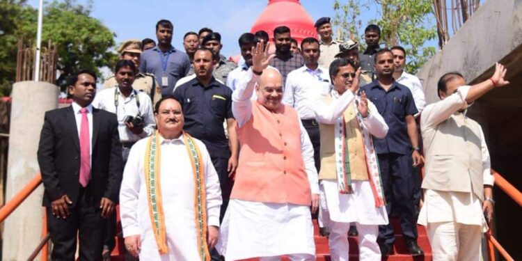 মুখ্যমন্ত্রীকে নিয়ে উদয়পুরের মাতাবাড়িতে পূজা দিলেন অমিত শাহ,জেপি নাড্ডা।