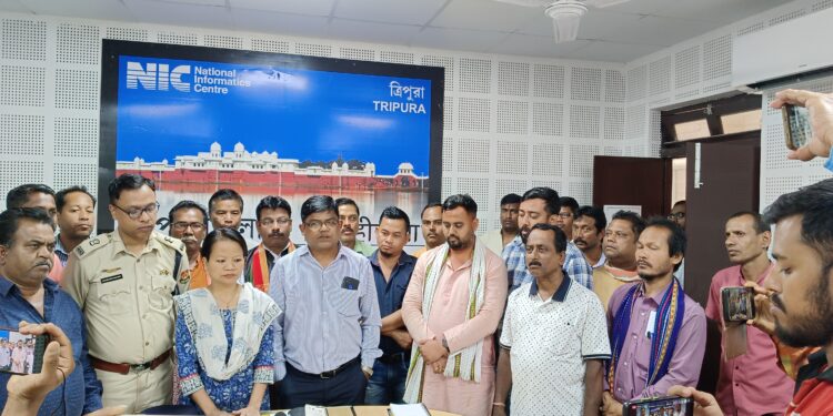 গুজবে কান না দিতে সিপাহীজলায় সর্বদলীয় বৈঠক