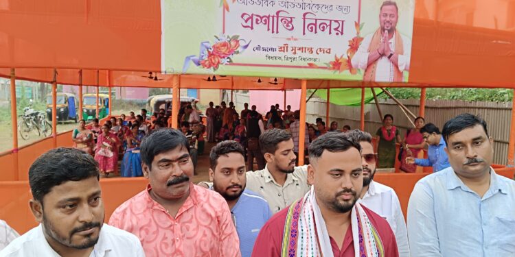 বিধায়কের অভিনব উদ্যোগে যথেষ্ট খুশি অবিভাবকরা।