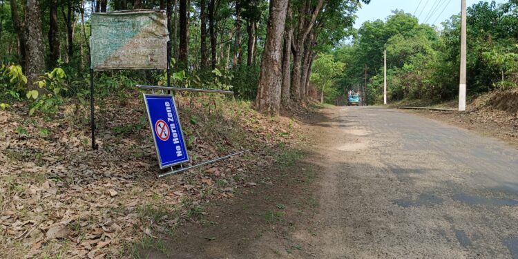 শাক্ দিয়ে মাছ ঢাকার অপচেষ্টা প্রকাশ্যে।