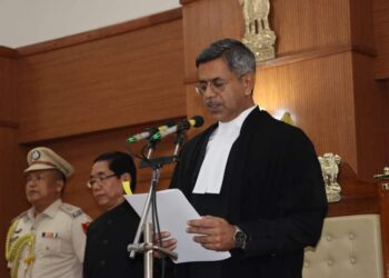 উচ্চ আদালতের নবনিযুক্ত প্রধান বিচারপতির শপথ গ্রহণ।