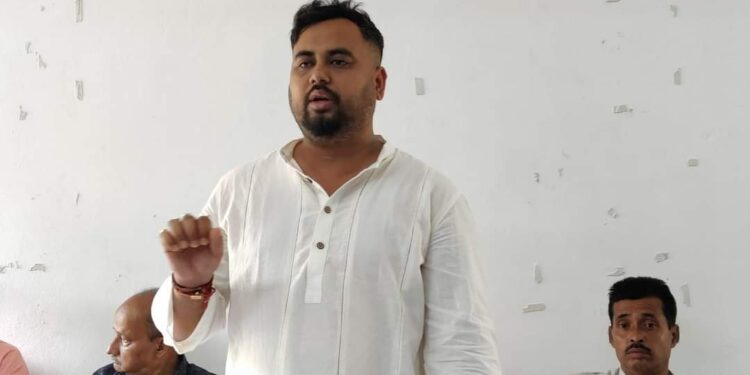 বিশালগড়ের বিধায়ক জনগণের সেবায় সদা জাগ্রত।