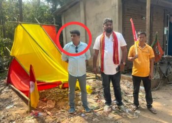 ফস্টিনষ্টি করতে গিয়ে ধরা খেল তিপ্রা মথার নেতা