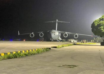 এমবিবি বিমানবন্দরে বায়ুসেনার গজরাজ বিমান