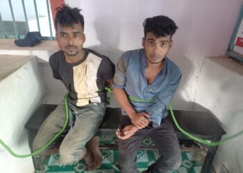 বাইক সহ আটক দুই বাংলাদেশী চোর