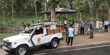 দুর্ঘটনার কবলে এসকর্টের পাইলট কার