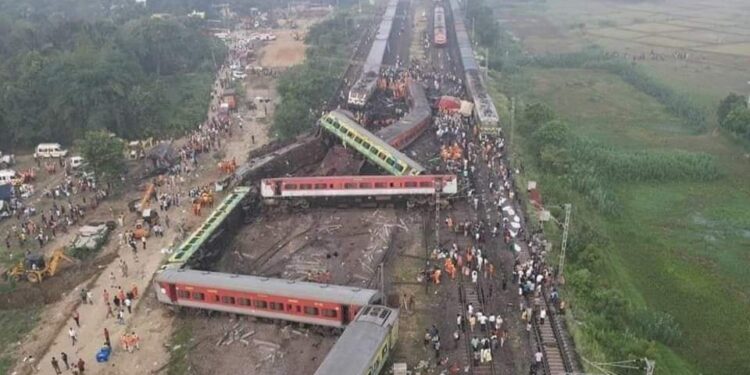 উড়িষ্যার বালাসোরে ভয়াবহ ট্রেন দুর্ঘটনা