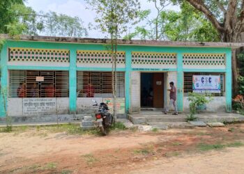 অনাস্থা প্রস্তাব শেষে ভোটাভুটির পরও ভাগ্য ঝুলে রইল প্রধানের