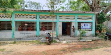 অনাস্থা প্রস্তাব শেষে ভোটাভুটির পরও ভাগ্য ঝুলে রইল প্রধানের