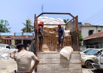 ১২ চাকার লরি ভর্তি এসকফ উদ্ধার আটক ২