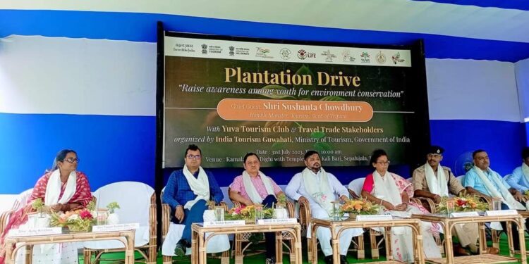 কমলাসাগরে রাজ্যের পর্যটনমন্ত্রী