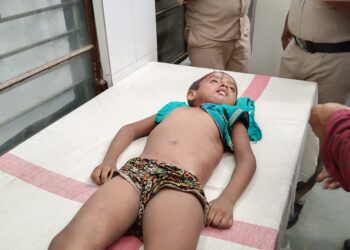 জন্মদাত্রী মায়ের সামনে গাড়ি চাপায় চার বছরের শিশুর মৃত্যু