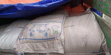 জুতোর ব্যবসার আড়ালে চিনি পাচার