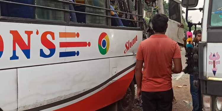 যান দুর্ঘটনায় নিহত এক আহত ছয়