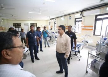 আগরতলা সরকারি ডেন্টাল কলেজ পরিদর্শন মুখ্যমন্ত্রীর