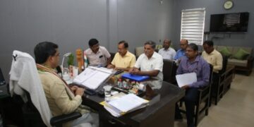 এনএফ রেলওয়ে প্রতিনিধিদের সাথে মুখ্যমন্ত্রীর বৈঠক