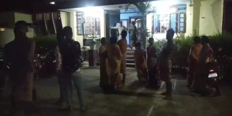 দীর্ঘ জল্পনার অবসান ঘটিয়ে বন্ধ হল আনন্দমেলা