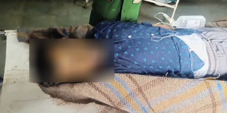 স্ত্রী খুনে অভিযুক্ত স্বামীর রক্তাক্ত মৃতদেহ উদ্ধার জেলে !