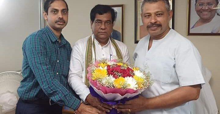 চেয়ারম্যানের দায়িত্বভার গ্রহণ নবেন্দুর