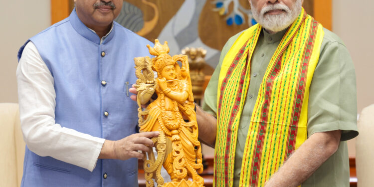 রাজ্যের উন্নয়ন কর্মসূচির রূপায়ণ প্রধানমন্ত্রীর সাথে মুখ্যমন্ত্রীর বৈঠক