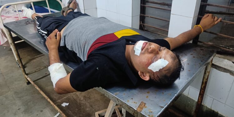 দুটি বাইকের মুখোমুখি সংঘর্ষে গুরুতর আহত দুই