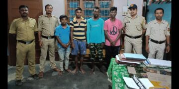 নেশাখোরদের আক্রমণে আহত দুই পুলিশ কর্মী।