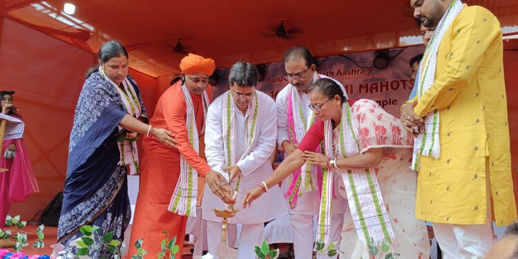 গুরু গোরক্ষনাথ আশ্রমে দক্ষিণেশ্বর কালী মন্দিরের শিলান্যাস করেন মুখ্যমন্ত্রী