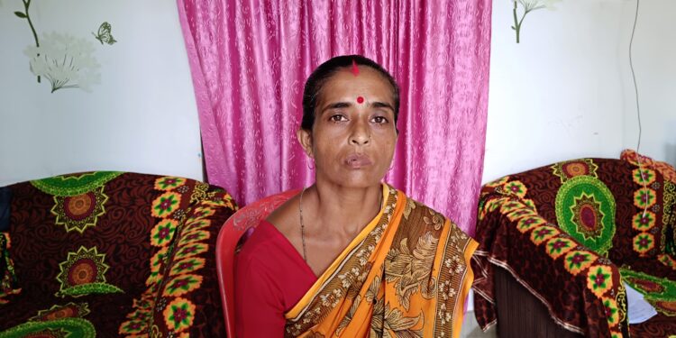 স্বামীর অবৈধ সম্পর্কের প্রতিবাদ করায় দুই সন্তান সহ স্ত্রীর ঠাঁই হল বাপের বাড়িতে