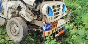 দুটি গাড়ির মুখোমুখি সংঘর্ষে গুরুতর আহত দুই