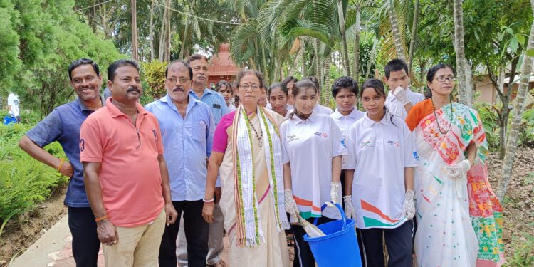 জাতীয় স্বচ্ছতা দিবসের অঙ্গ হিসাবে রবিবার বেশ কয়েকটি কমসূচী অনুষ্ঠিত কমলাসাগরে
