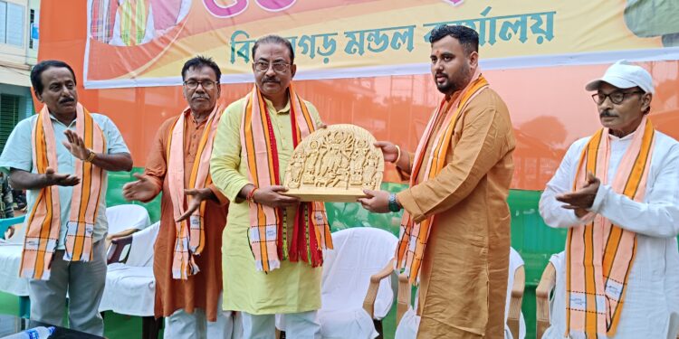 রাজ্য সভাপতির হাত ধরে মন্ডল কার্যালয়ের শুভ উদ্বোধন