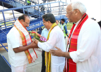 বুধবার এমবিবি বিমানবন্দরে ত্রিপুরার নবনিযুক্ত রাজ্যপাল ইন্দ্রসেনা রেড্ডি নল্লুকে স্বাগত জানান মুখ্যমন্ত্রী ডক্টর মানিক সাহা।