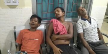 ফুটবল ম্যাচ শেষে বাড়ি ফেরার পথে বোলেরো গাড়ি উল্টে গুরুতর আহত ৮