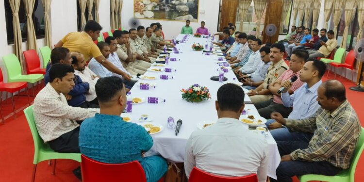 বিশালগড়ে শারদ সৈনিকদের সম্মাননা প্রদান বিধায়ক সুশান্ত দেবের উদ্যোগে