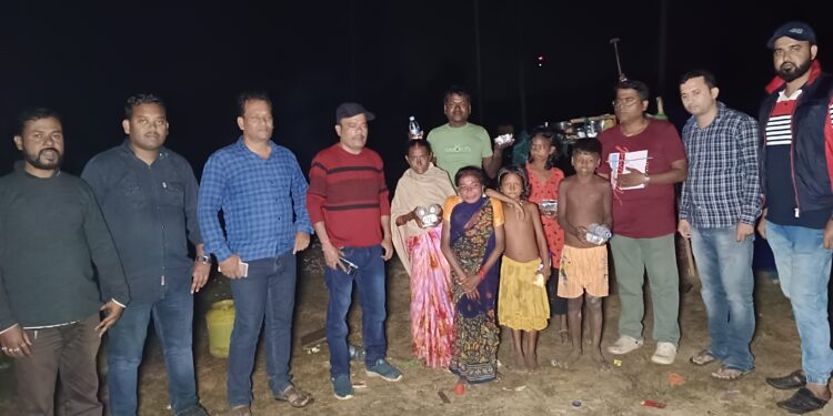 ন্যাশনাল প্রেস ডে তে ক্ষুধার্তদের পাশে সাংবাদিকরা
