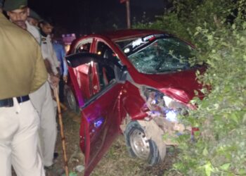 বিশালগড় ২নং গেইট জাতীয় সড়কে বাইক ও মারুতি সংঘর্ষে গুরুতর আহত ৩