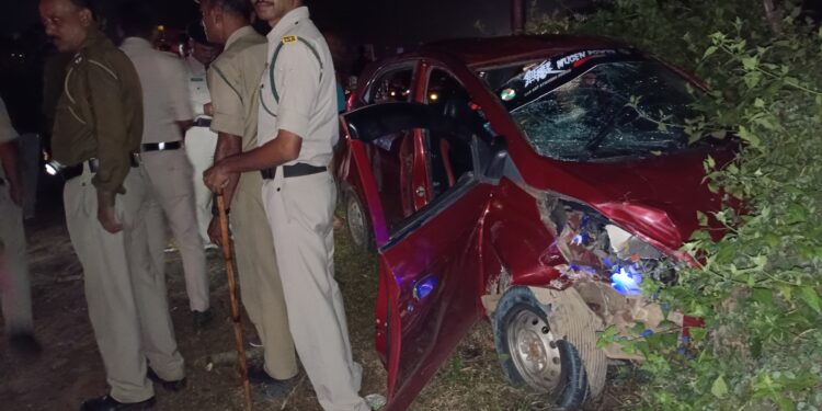 বিশালগড় ২নং গেইট জাতীয় সড়কে বাইক ও মারুতি সংঘর্ষে গুরুতর আহত ৩