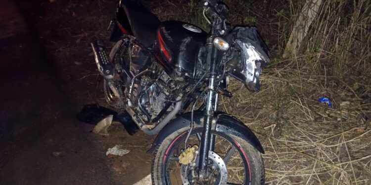 বিশালগড় ২নং গেইট জাতীয় সড়কে বাইক ও মারুতি সংঘর্ষে গুরুতর আহত ৩