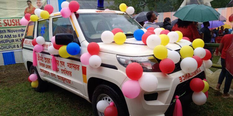 মুখ্যমন্ত্রীর হাত ধরে আত্যাধুনিক এম্বুলেন্সের শুভ উদ্বোধন হয়ে গেল মধুপুর প্রাথমিক স্বাস্থ্য কেন্দ্রে