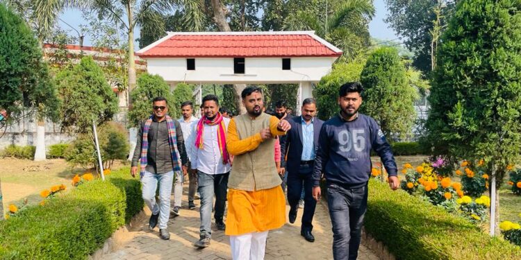 প্রদেশ যুব মোর্চার নব-নির্বাচিত রাজ্য সভাপতি সুশান্ত দেব এই প্রথম কমলাসাগর সফরে