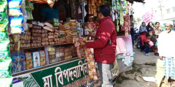 বিশালগড় বাজারের বিভিন্ন দোকানে মহকুমা প্রশাসনের অভিযান