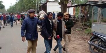 ছাগল চুরি করতে গিয়ে এলাকাবাসীর হাতে আটক বাবা ও ছেলে