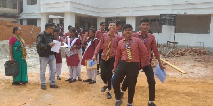 সিবিএসসি বোর্ডের মাধ্যমিক পরীক্ষা শুরু বিশালগড়ের একটি কেন্দ্রে
